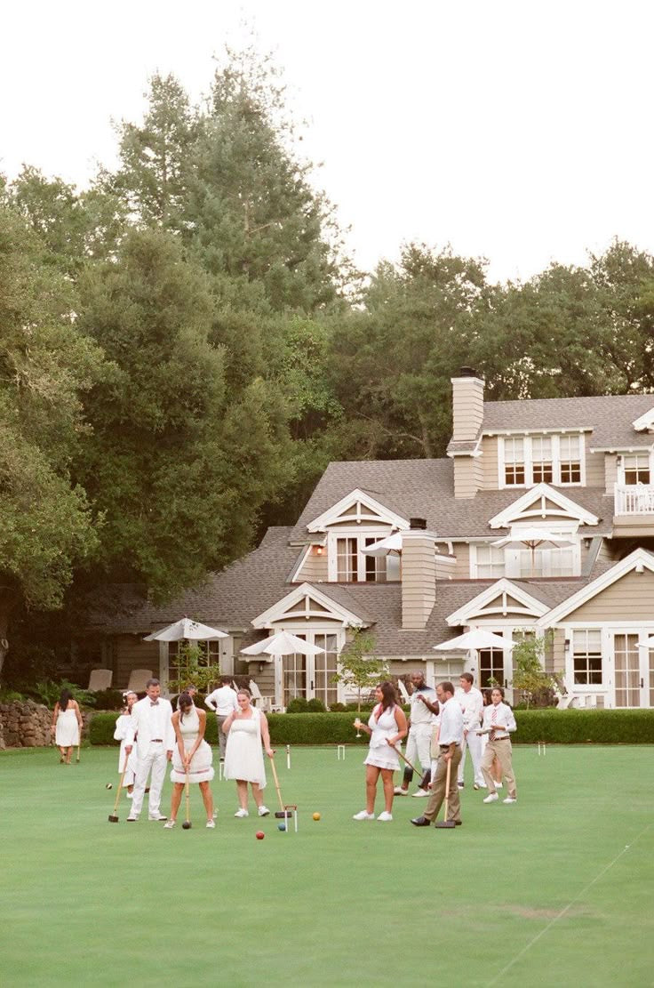 The Commonhealth: Croquet & Croissants